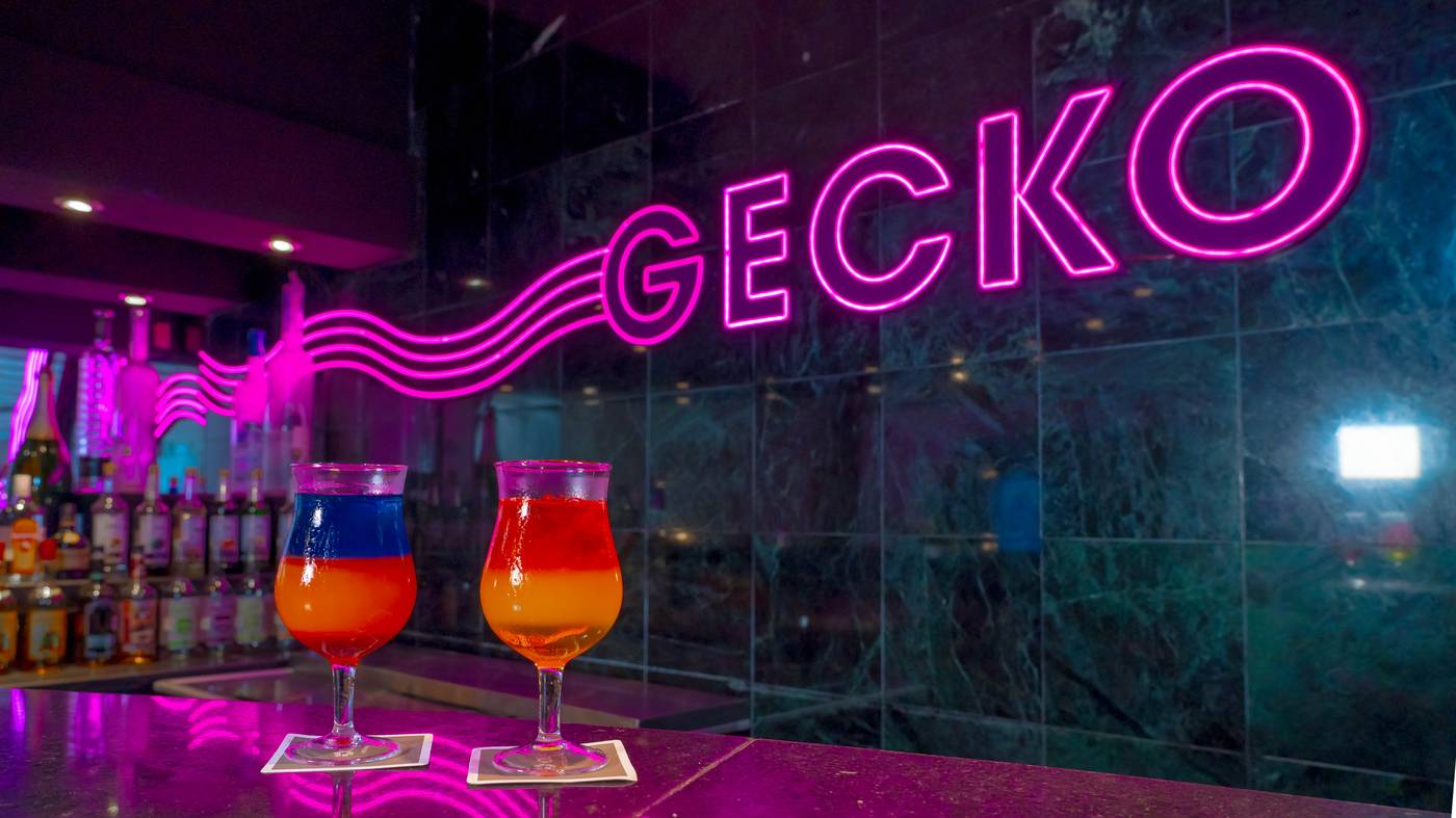 The-Pyramid-at-Grand-Oasis-Bar-61