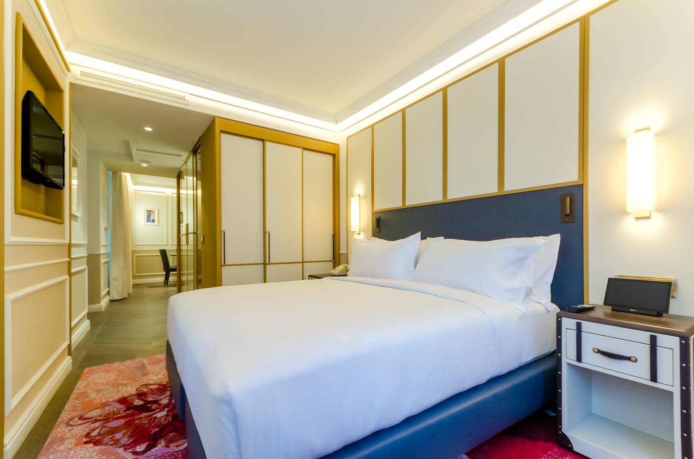 The-Emerald-House-Lisbon--Curio-Collection-by-Hilt-Room-30