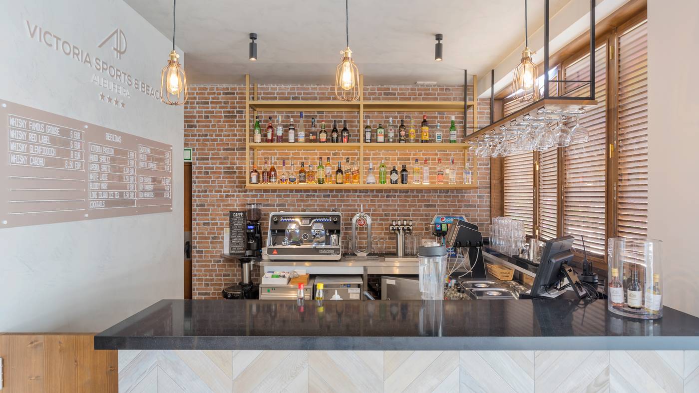 AP-Victoria-Sports---Beach-Bar-39