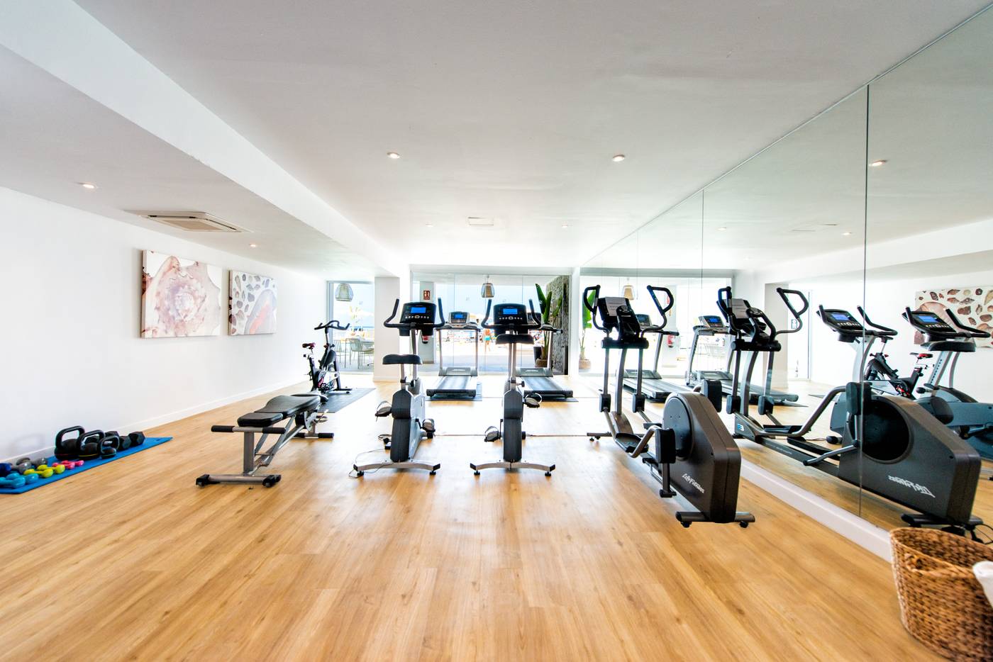 Atlantic-Holiday-Sports-and-Entertainment-75