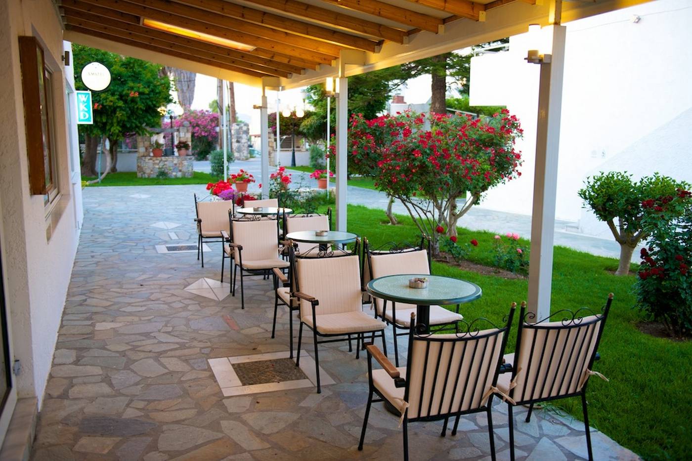 Lenaki-Terrace-19
