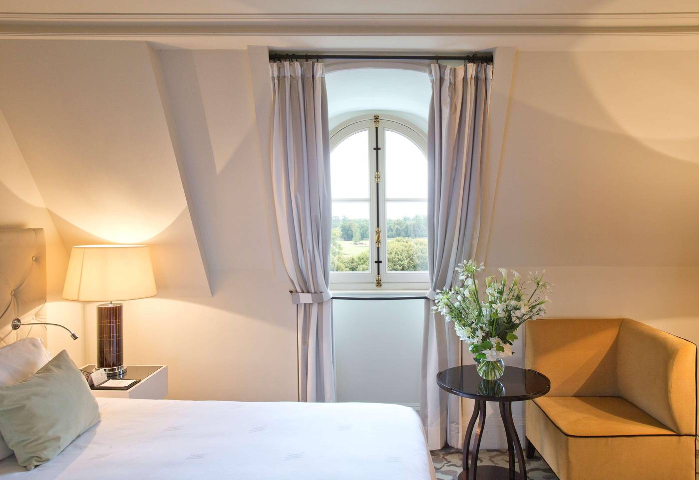 Waldorf-Astoria-Versailles---Trianon-Palace-Room-36