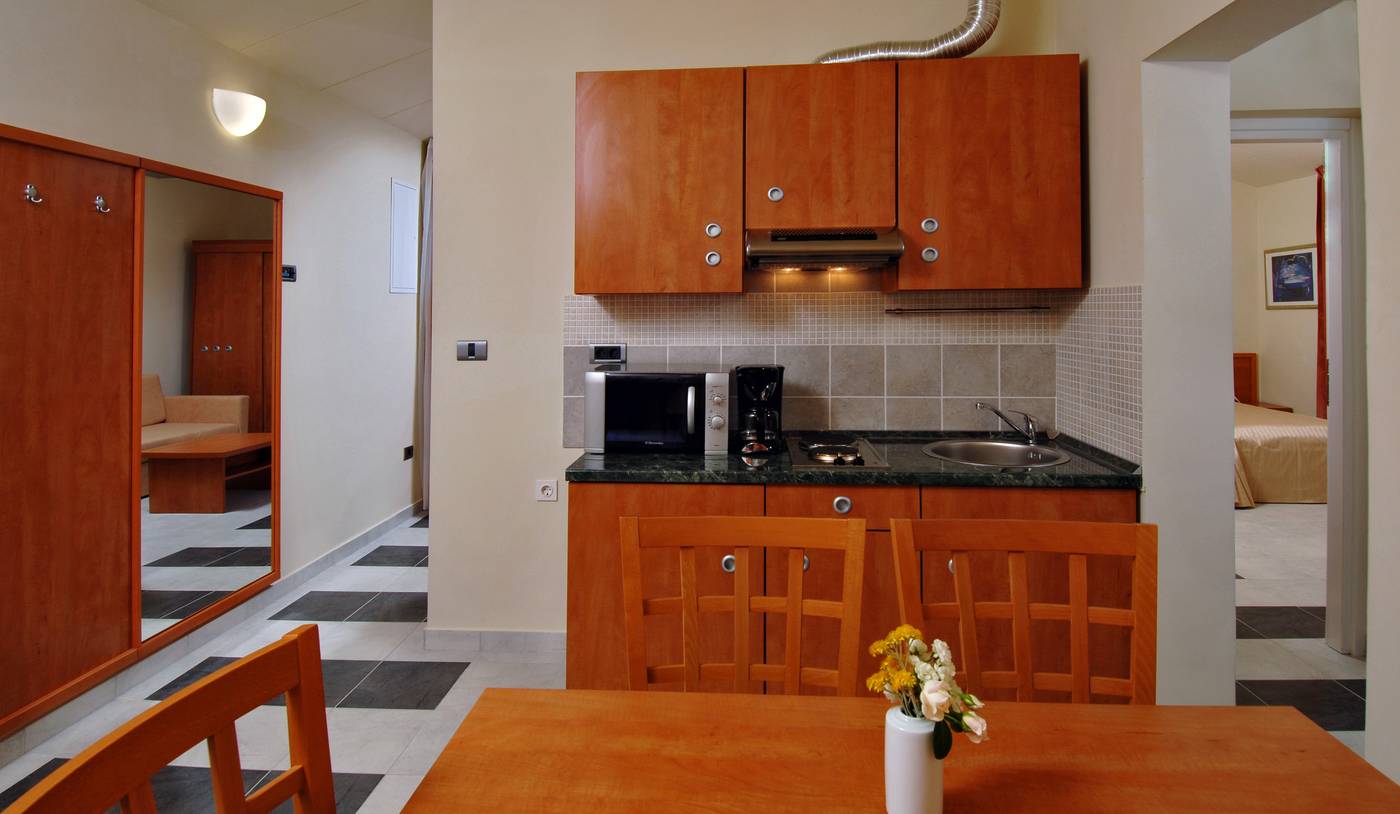 Maistra-Select-Amarin-Resort-Room-31