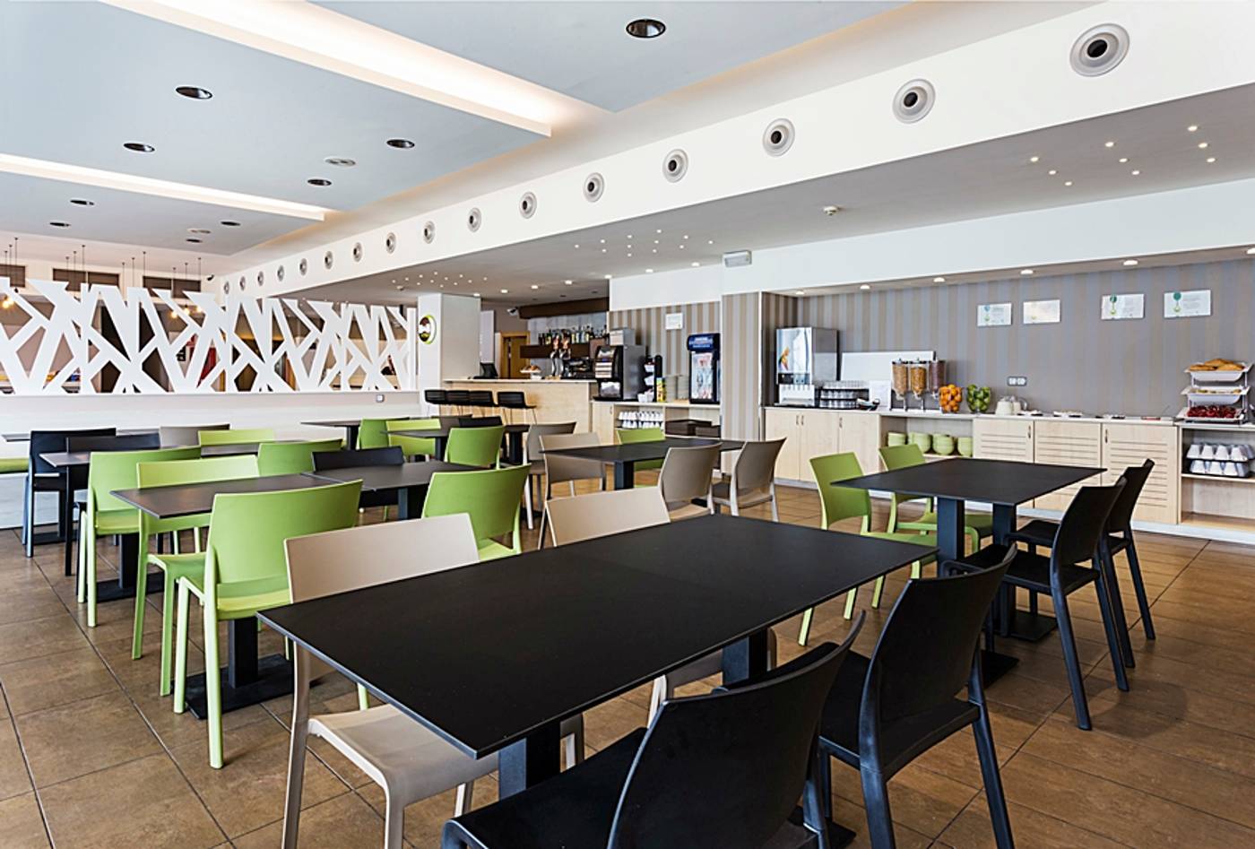 B-B----Hotel-Madrid-Airport-T1-T2-T3-Restaurant-3