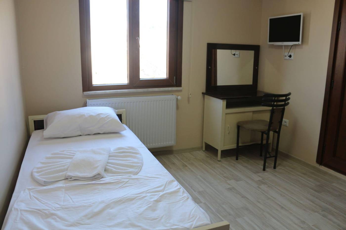 Beyoglu-Huzur-Hotel-Room-9