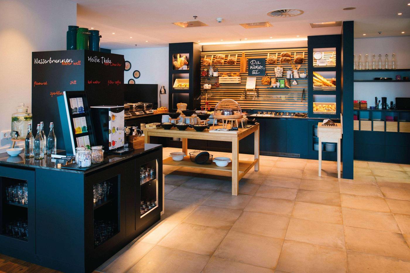 Vienna-House-Easy-by-Wyndham-Berlin-PrenzlauerBerg-Restaurant-18