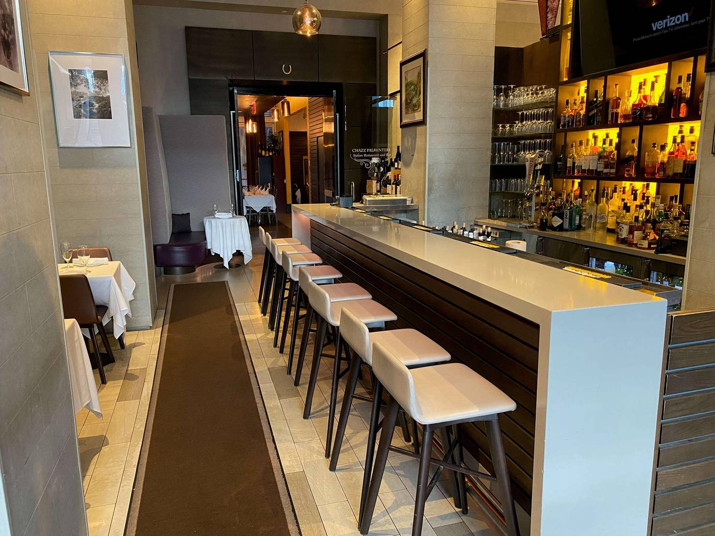 Hilton-Garden-Inn-New-York-Times-Square-North-Bar-13