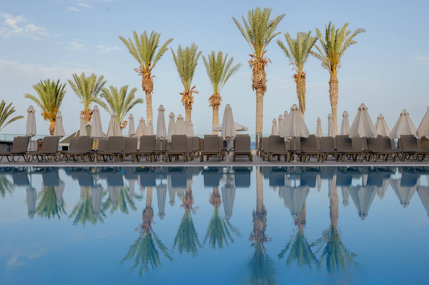 Queens-Bay-Hotel-Pool-9