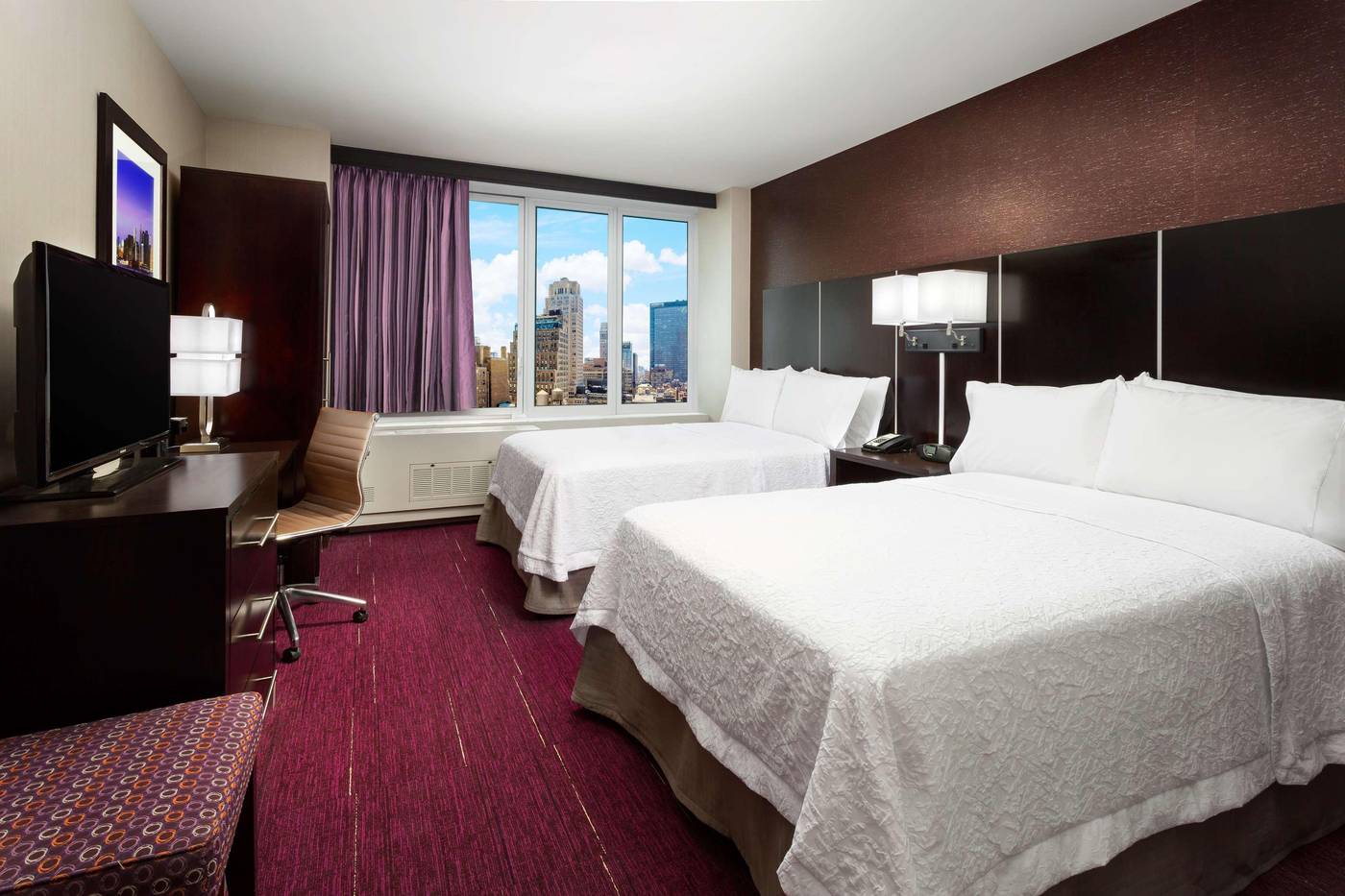 Hampton-Inn-Manhattan-Times-Square-Central-Room-14