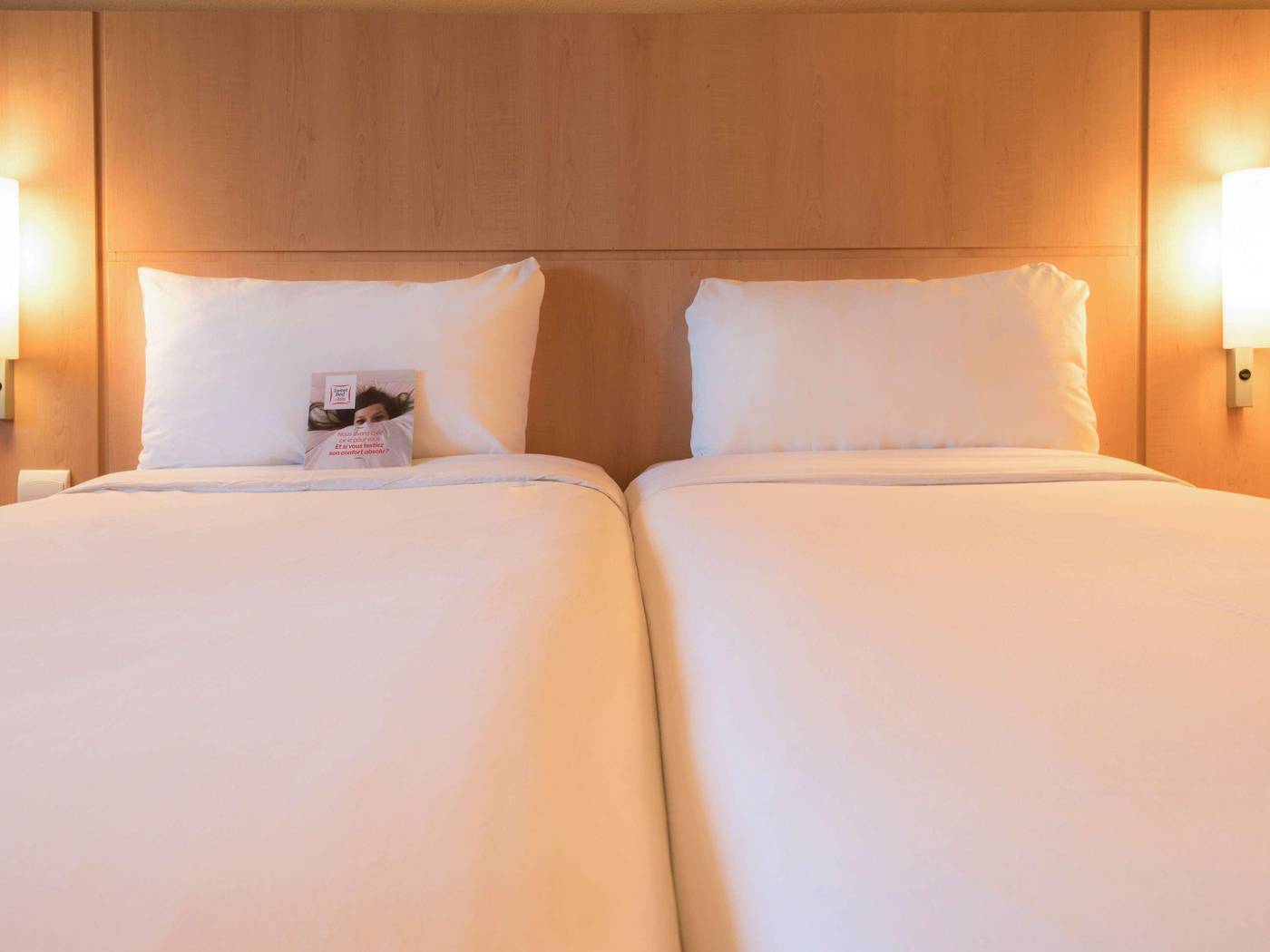 ibis-Amsterdam-Centre-Room-58