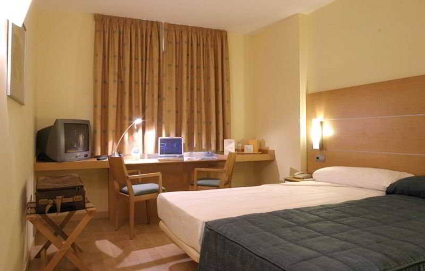 Posadas-de-Espana-Malaga-Room-10