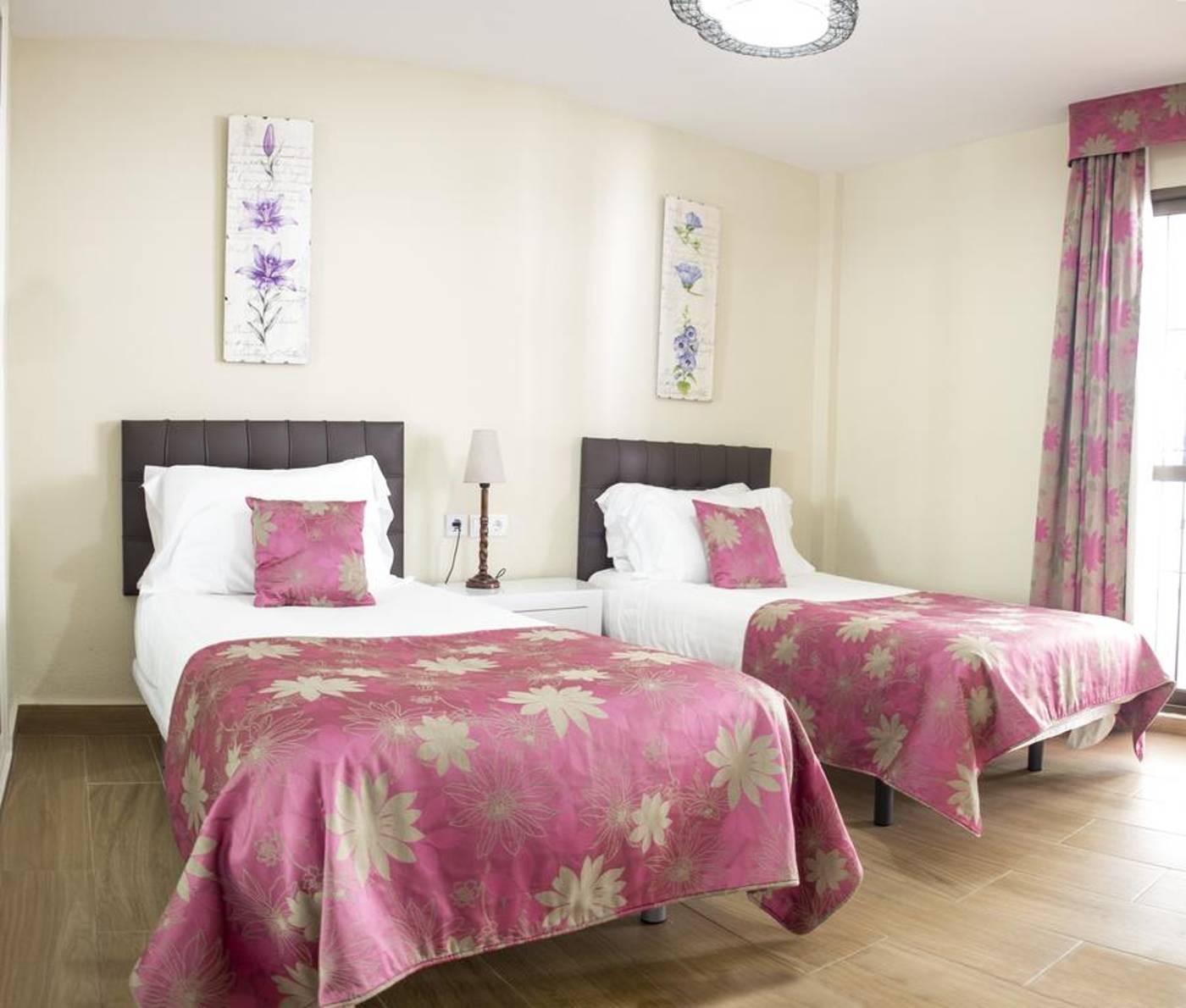 Pueblo-Evita-Club-Room-19