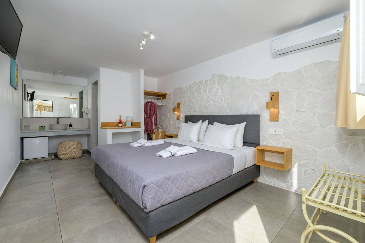 Marianna-Hotel-Room-17