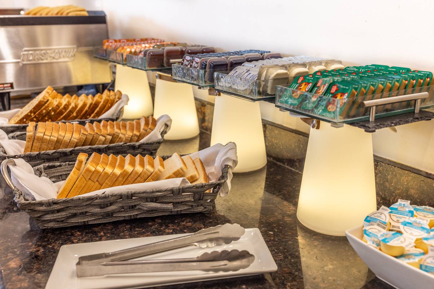 Atrium-Hotel-Vancouver-Restaurant-63