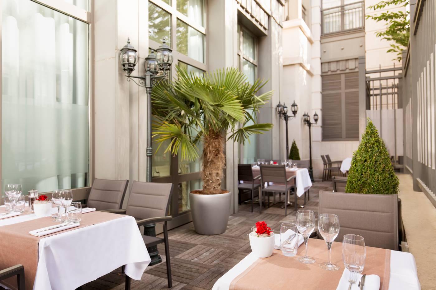 Relais-Spa-Chessy-Terrace-38