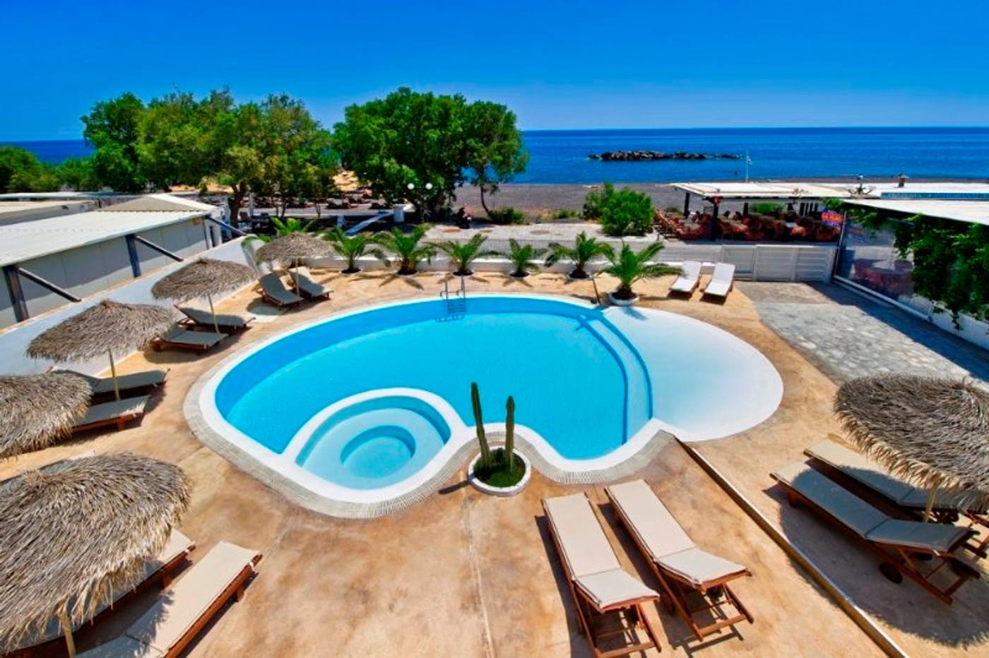 Nissia-Apartments-Pool-4