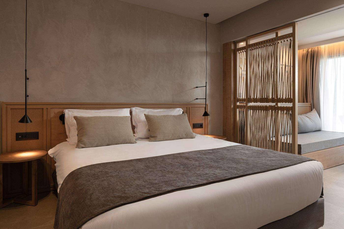 Helea-Lifestyle-Beach-Resort-Room-35