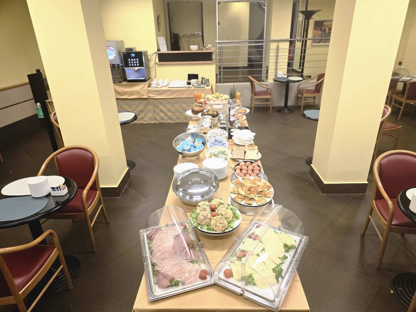 Hotel-Sant-Ambroeus-Restaurant-13