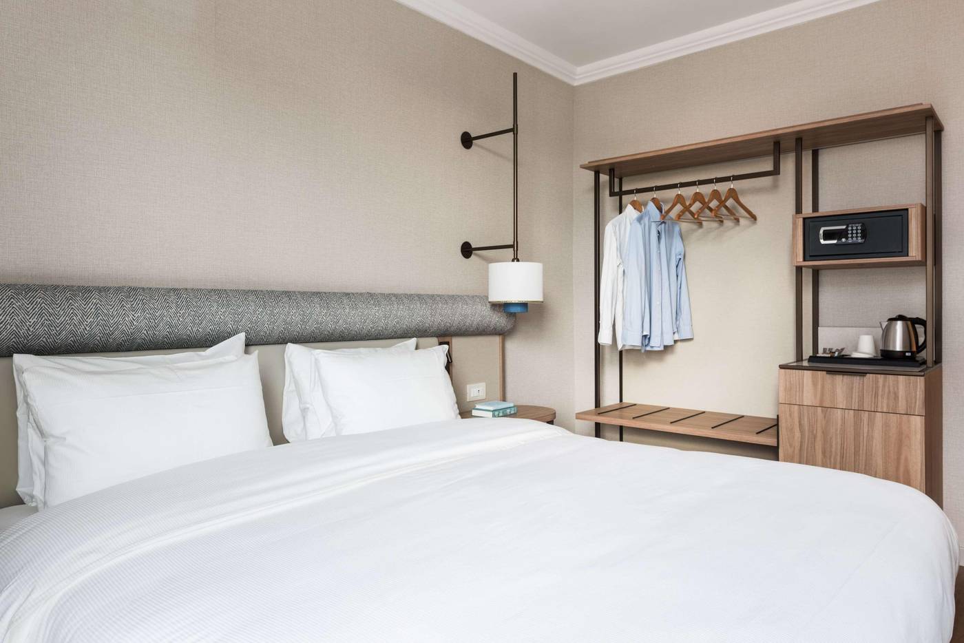 Hotel-Ambasciatori-Venice-Mestre---Tapestry-Collection-Room-19