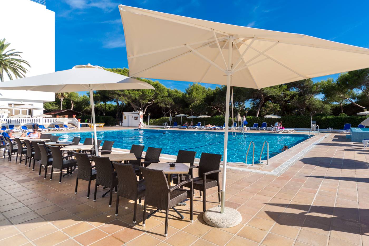 Globales-Lord-Nelson-Bar-5