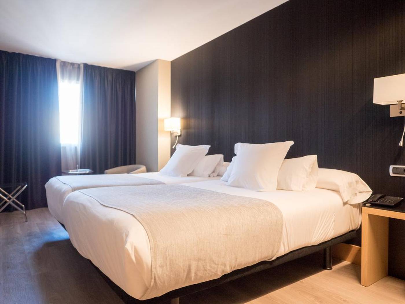 Plaza-Spain-A CORUÑA-Room-3