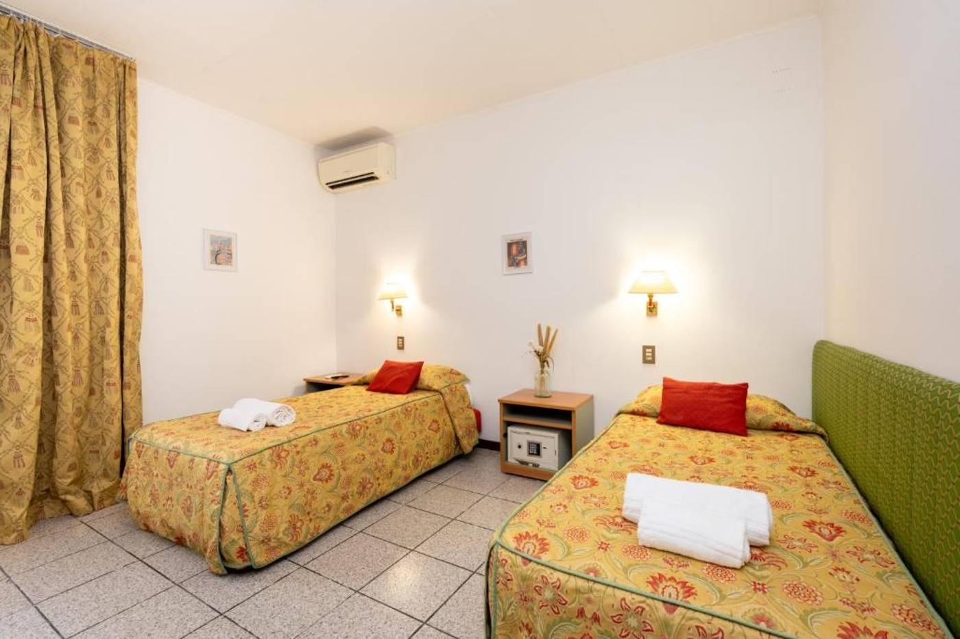 Camelia-Rooms-Venice-Room-14