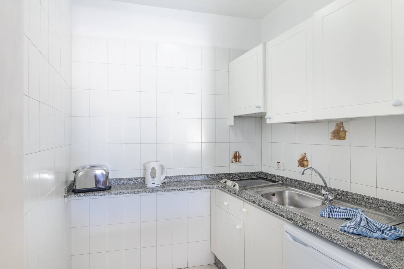 Vista-Mar-Apartments-Room-48