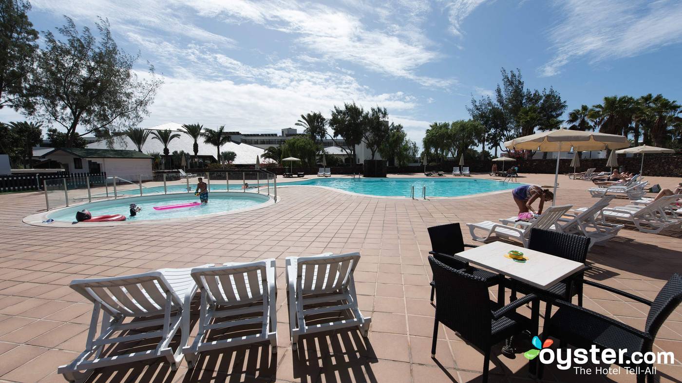 Palmeras-Garden-Pool-18