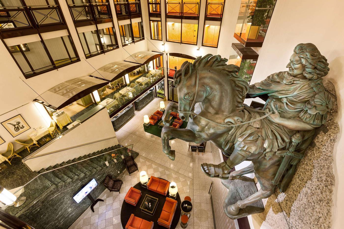 Derag-Livinghotel-Grosser-Kurfuerst-Lobby-20