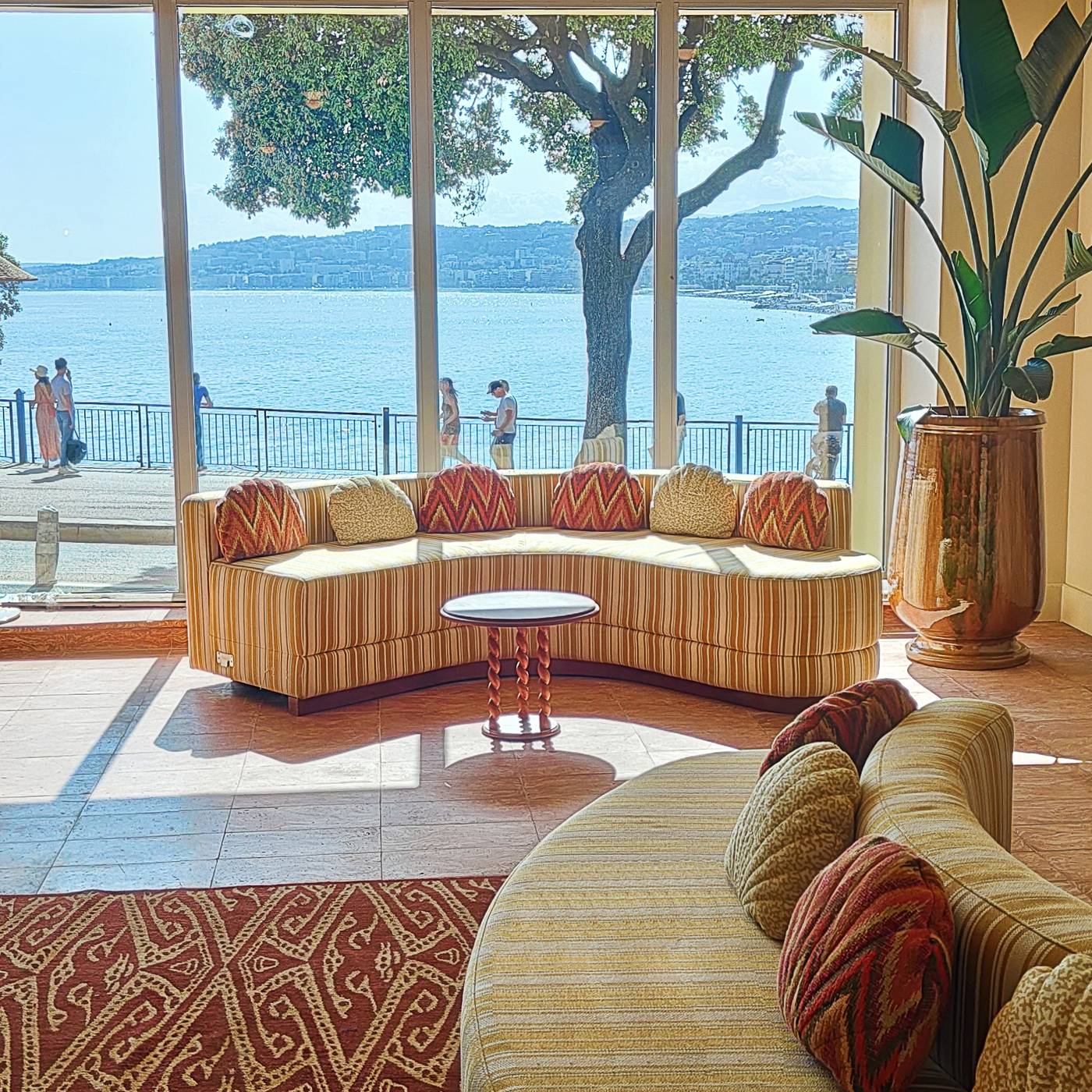 La-Perouse-Nice-Baie-des-Anges-Lobby-30