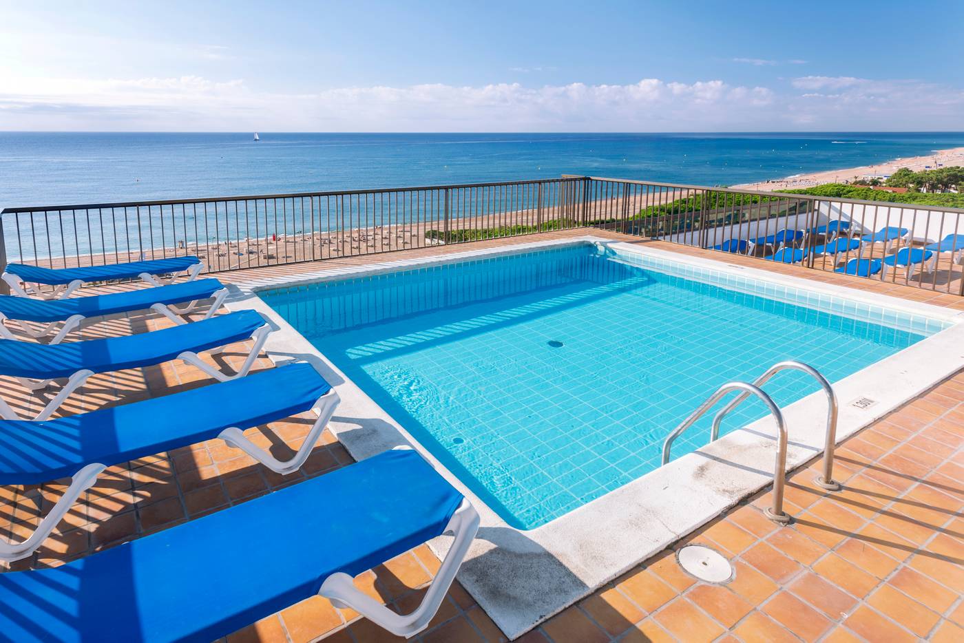 Tropic-Park-Hotel-Pool-36