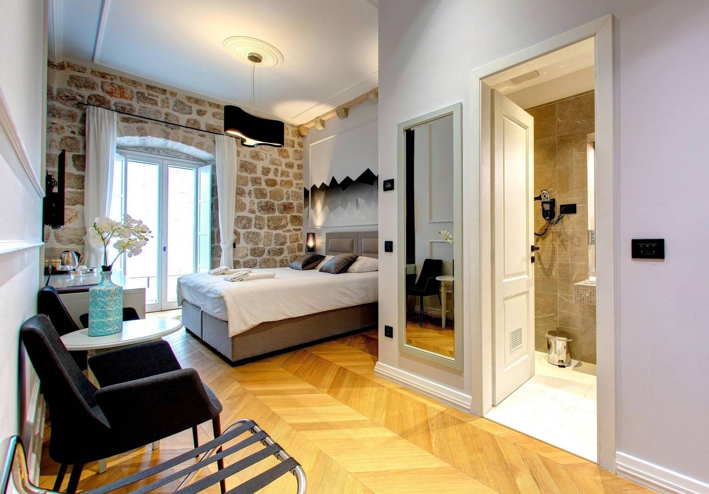 Guesthouse-Forty-Four-Room-17