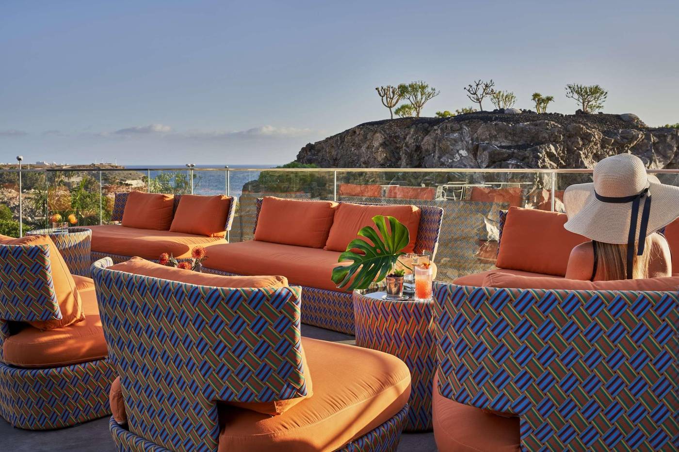 Royal-Hideaway-Corales-Suites--part-of-Barcel---Hotel-Group-Bar-12