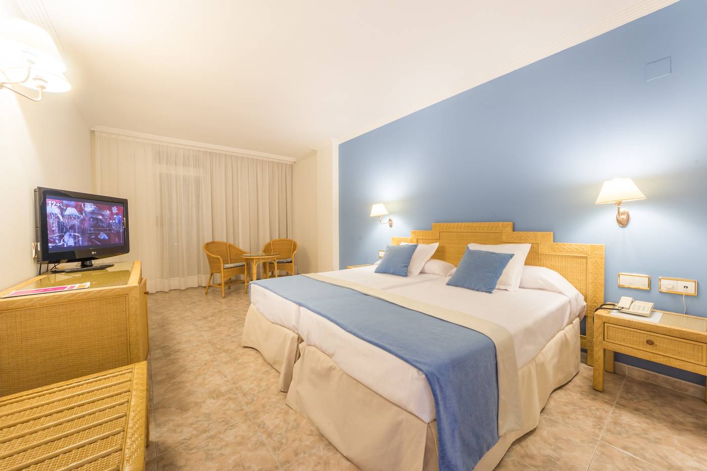 Palas-Pineda-Room-33