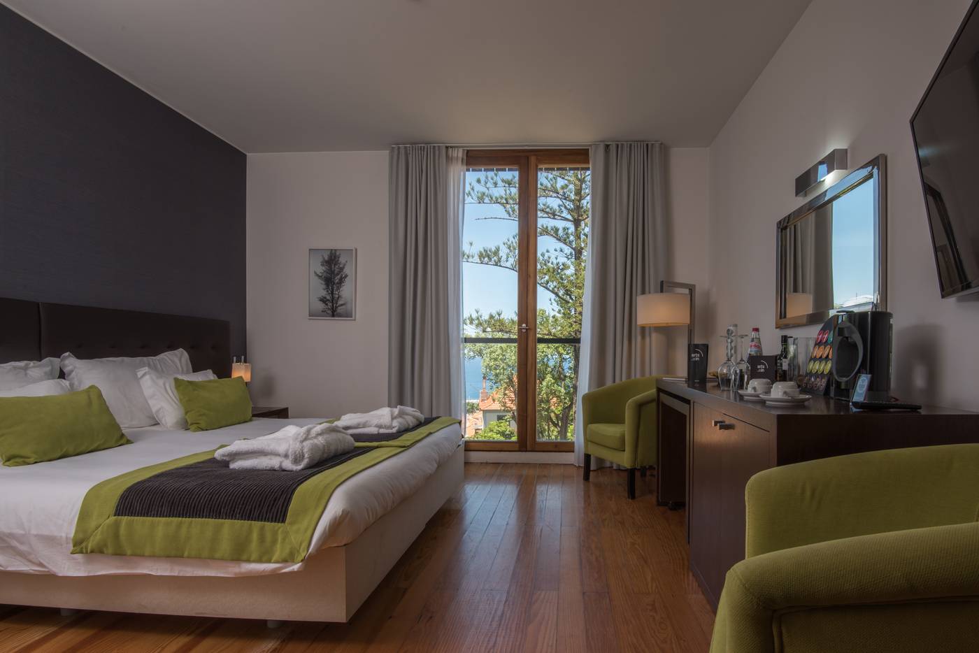 Arts-In-Hotel-Conde-Carvalhal-Room-8