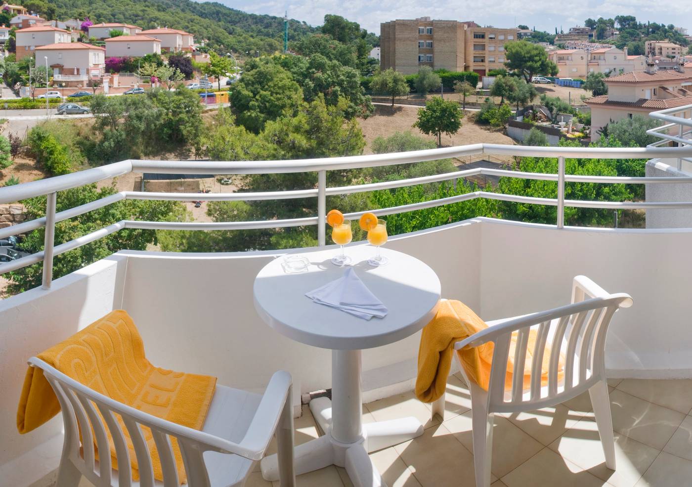 Oasis-Tossa-Room-48