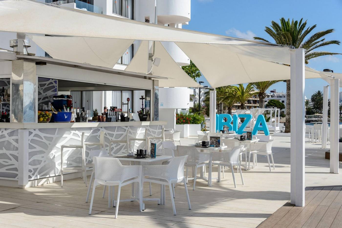 Apartamentos-Playasol-Jabeque-Dreams-Bar-15