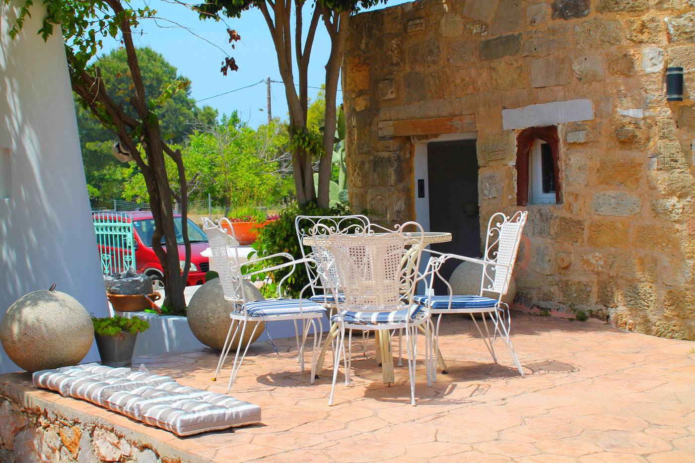 Melody-Studios-Restaurant-21