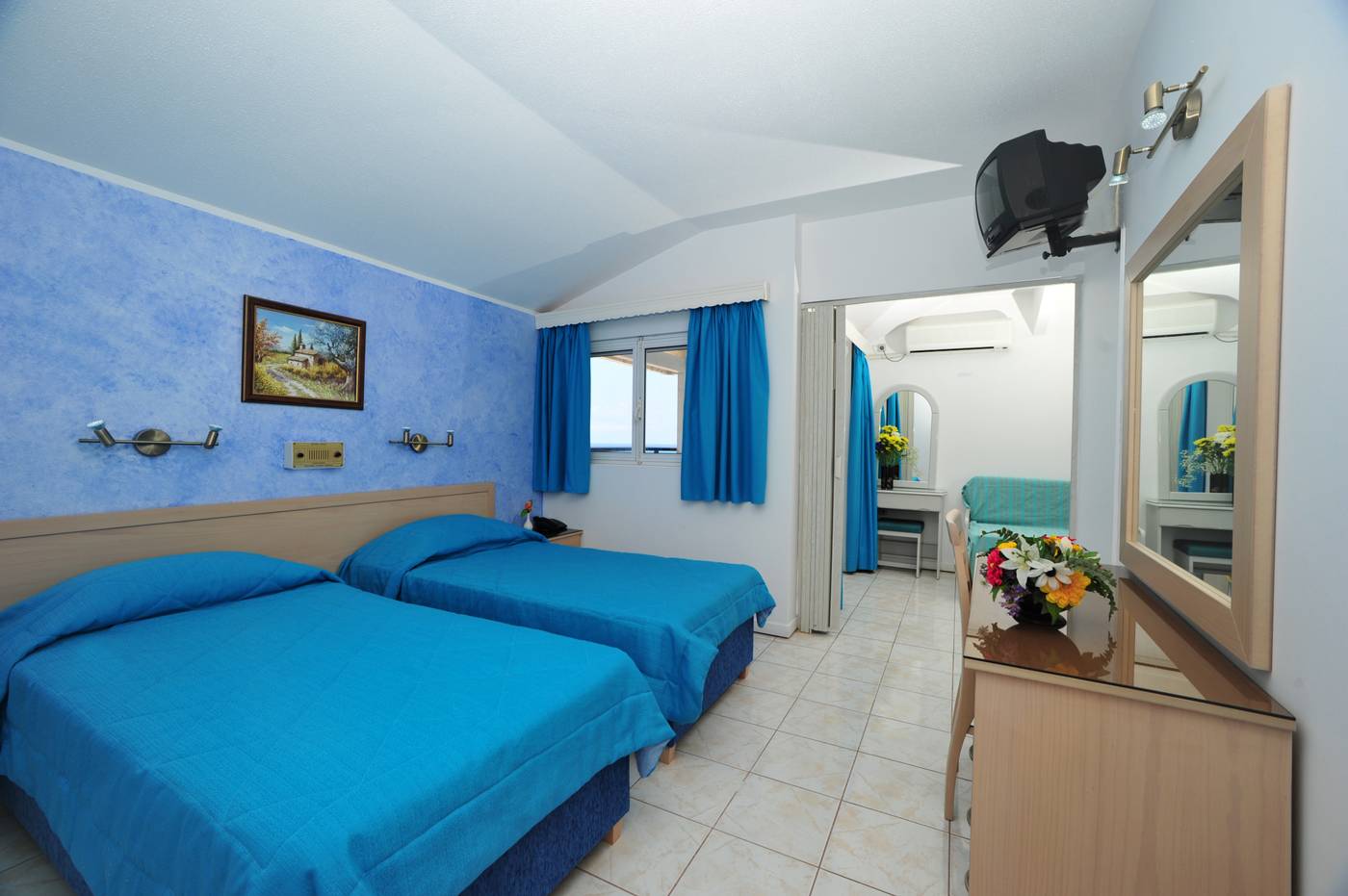 Astoria-Hotel-Room-5