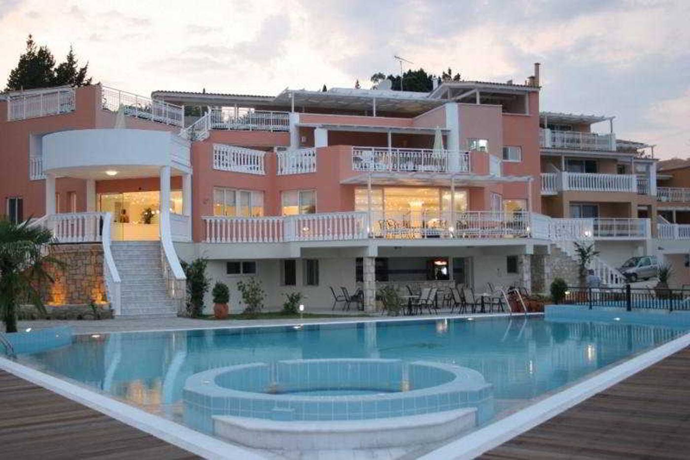 Belvedere-Gerakas-Lux--Suites-General-view-4