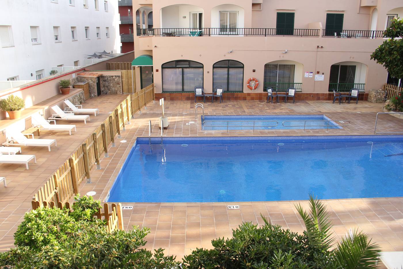 Apartamentos-Royal-Life-Pool-4