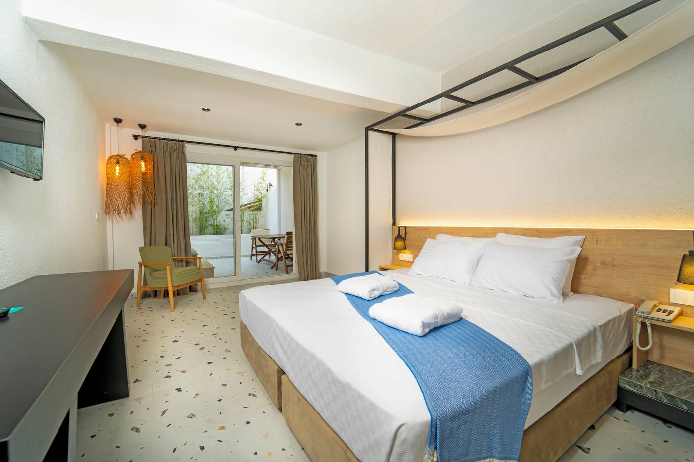 Hotel-Karbel-Sun-Room-39