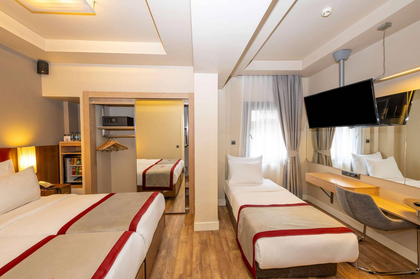 Ramada-by-Wyndham-Istanbul-Pera-Room-7