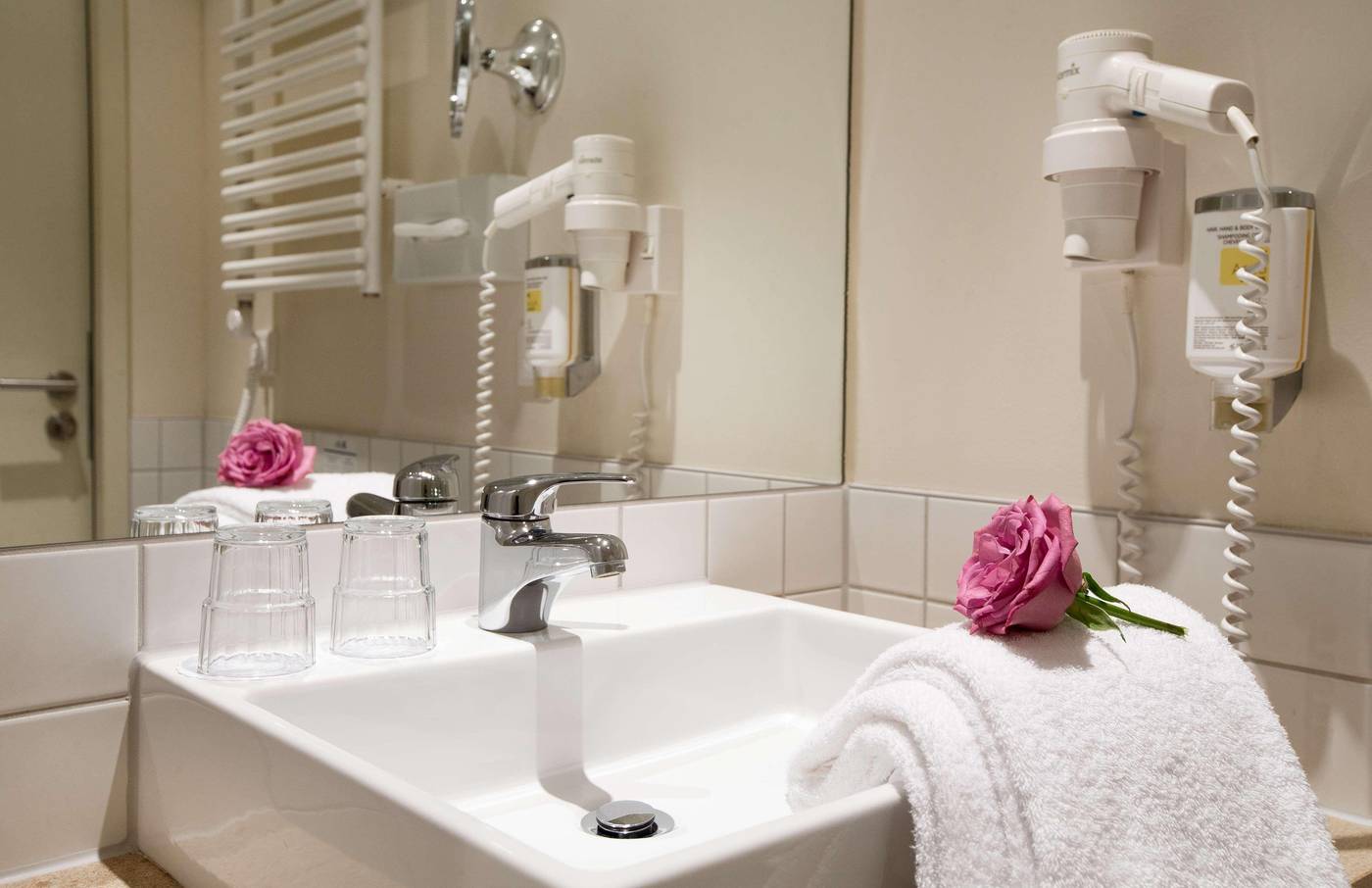 B-B-Hotel-Berlin-City-Ost-General-view-23