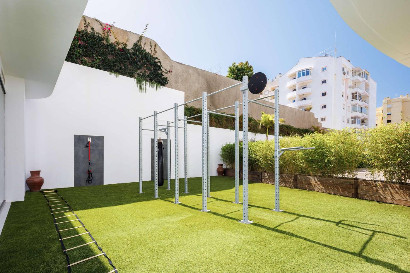 Jupiter-Marina-Hotel---Couples---Spa--Adults-Only--Sports-and-Entertainment-56