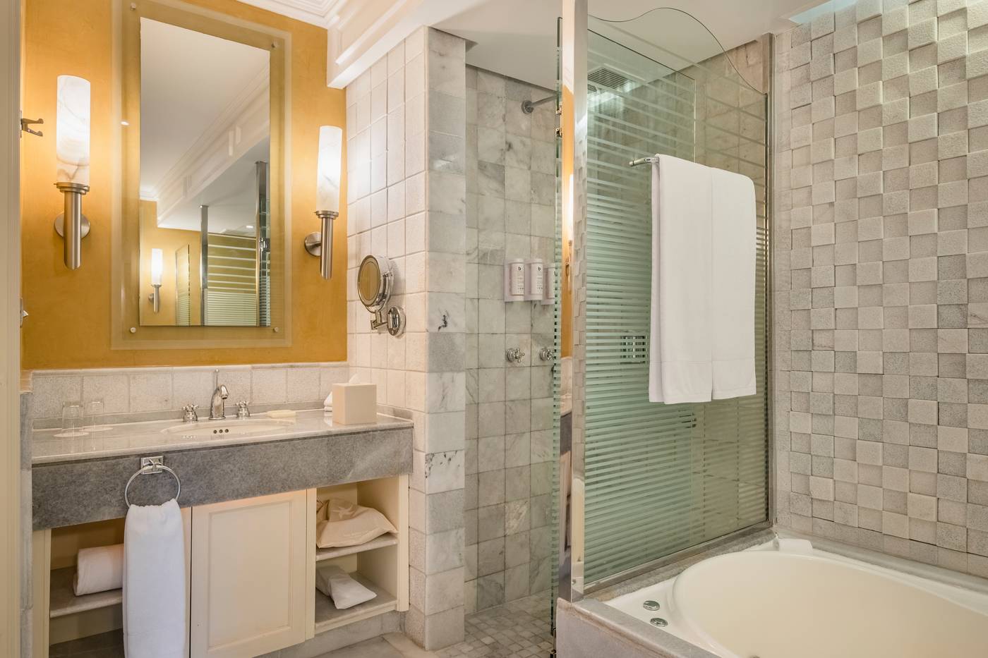 Iberostar-Grand-Paraiso-All-Inclusive-Room-39