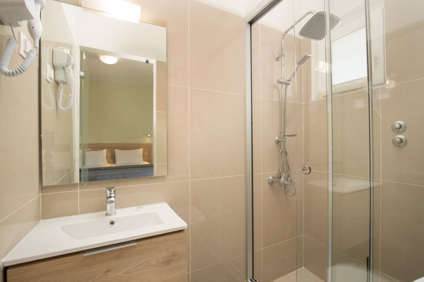 Island-Beach-Resort-Room-38