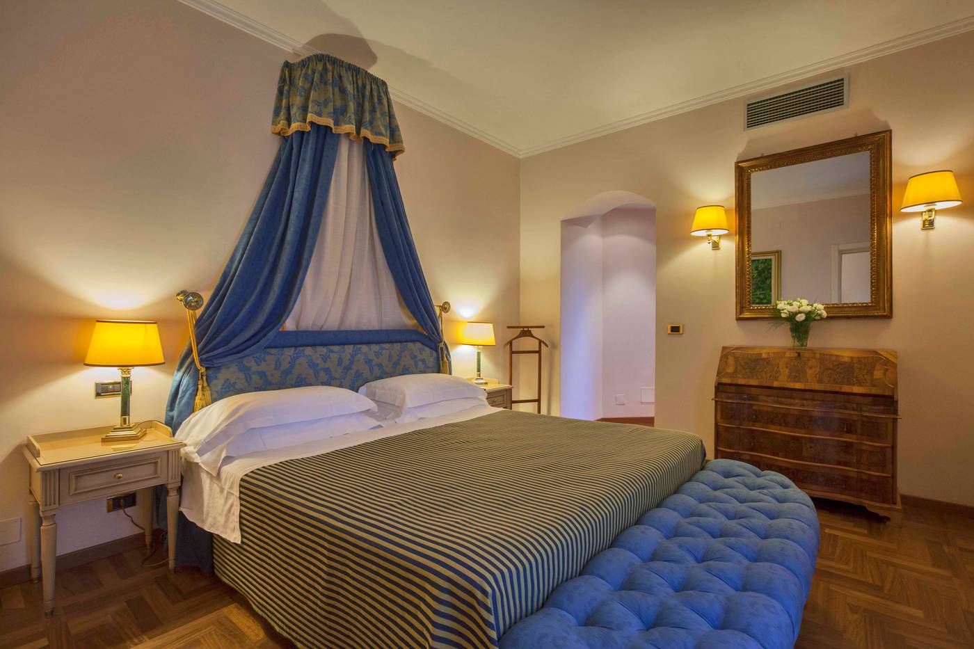 Grand-Villa-Politi-Room-16