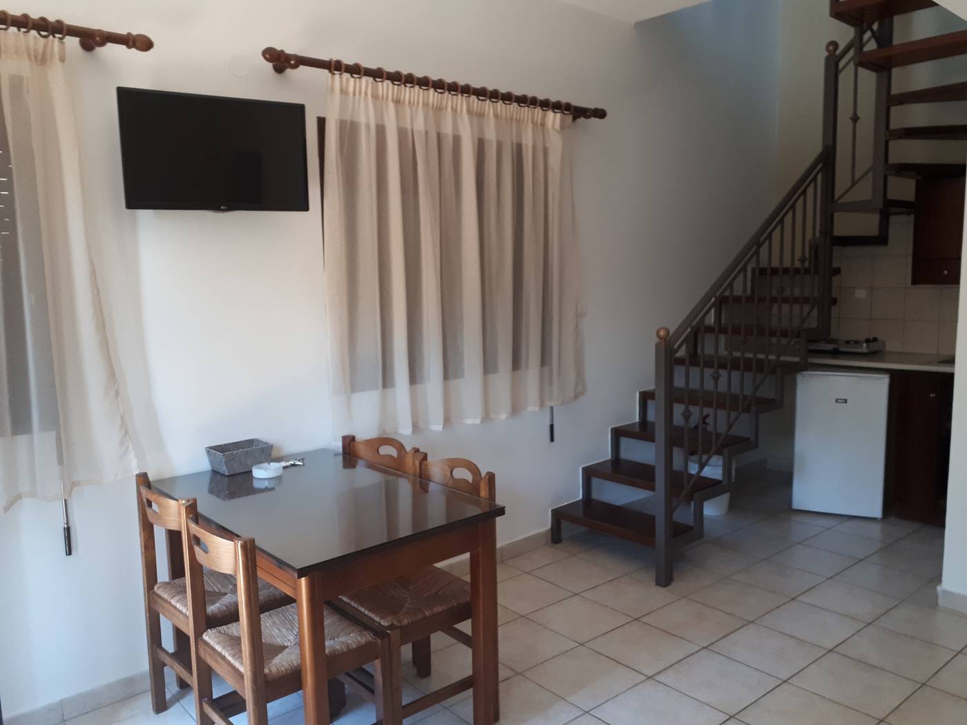 Lola-Apartments-Room-28