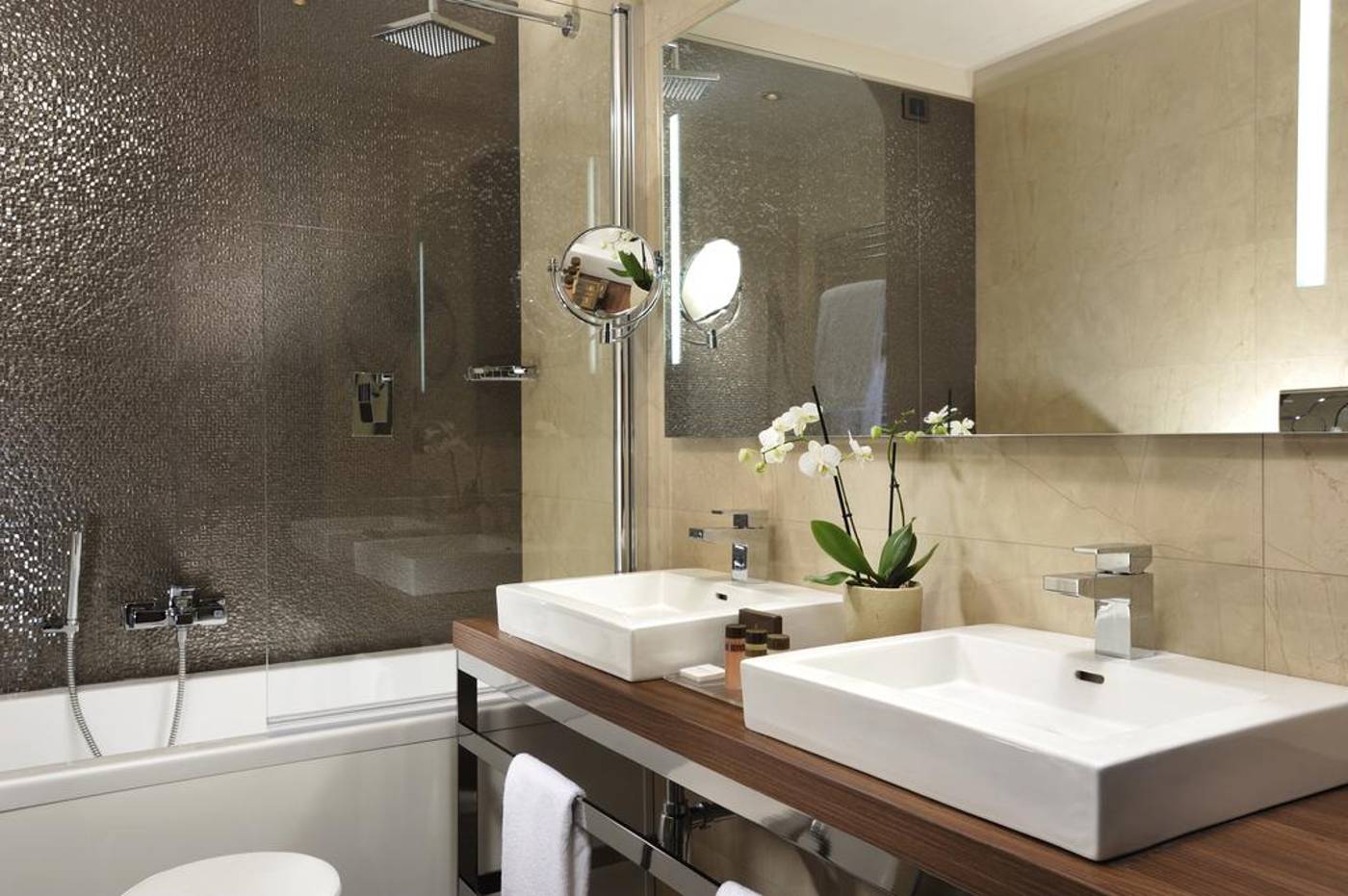 Uptown-Palace-Room-24